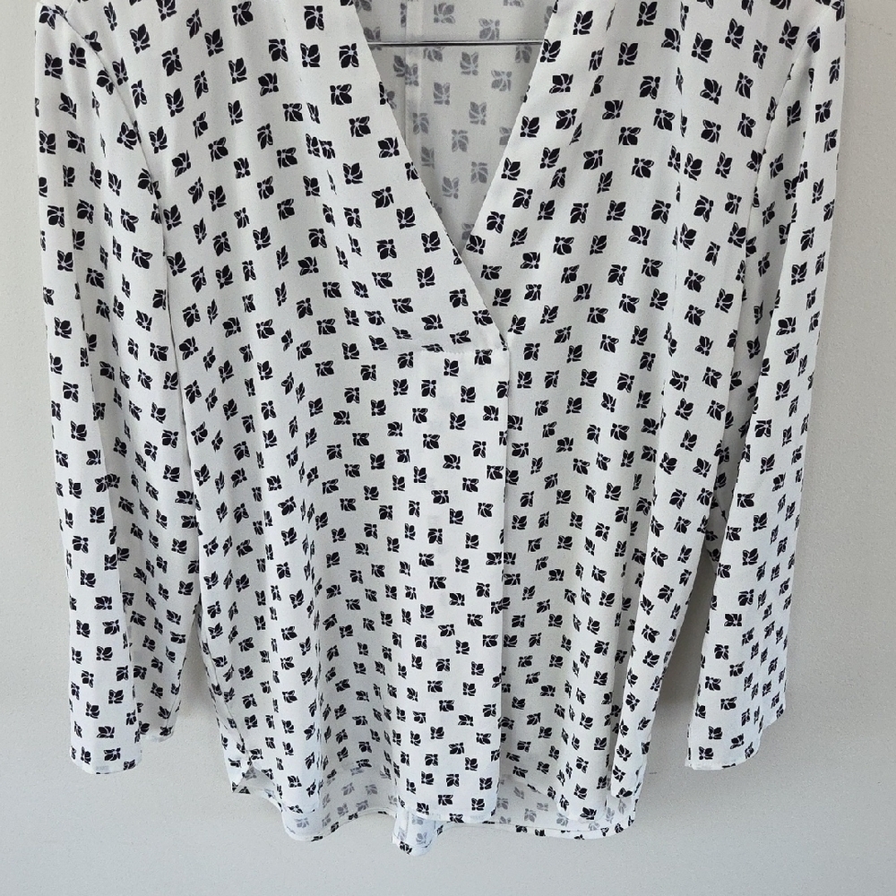 Ann Taylor Black and White Blouse - Picture 4 of 7